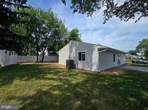 10 Linden Lane, Levittown PA 19054