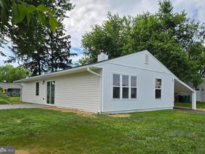 10 Linden Lane, Levittown PA 19054