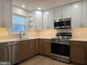 10 Linden Lane, Levittown PA 19054