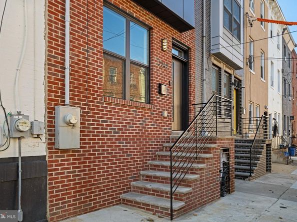 2242 N Howard Street, Philadelphia PA 19133