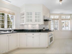 164 Round Hill Road, Greenwich CT 06831