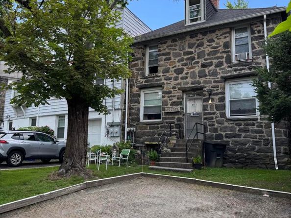 555-557 W Putnam Avenue, Greenwich CT 06830