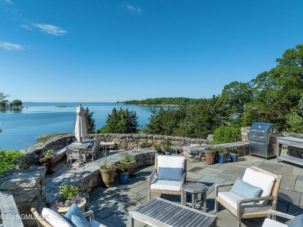 25 Tokeneke Trail, Darien CT 06820