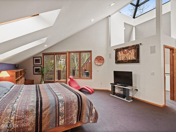 198 E Middle Patent Road, Greenwich CT 06831