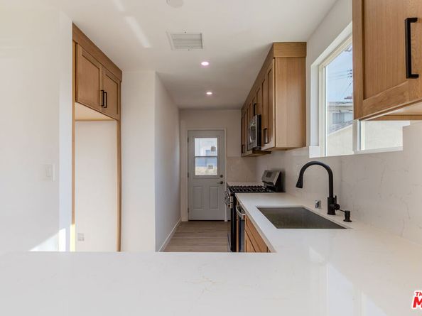 8252 Babcock Avenue, North Hollywood CA 91605