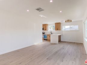 8252 Babcock Avenue, North Hollywood CA 91605