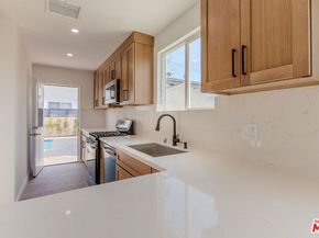 8252 Babcock Avenue, North Hollywood CA 91605
