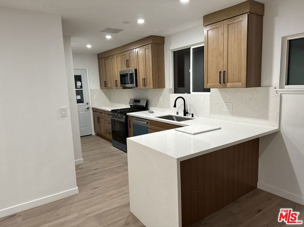 8252 Babcock Avenue, North Hollywood CA 91605