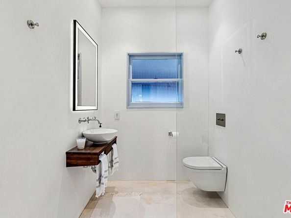 2002 Hillcrest Road, Los Angeles CA 90068