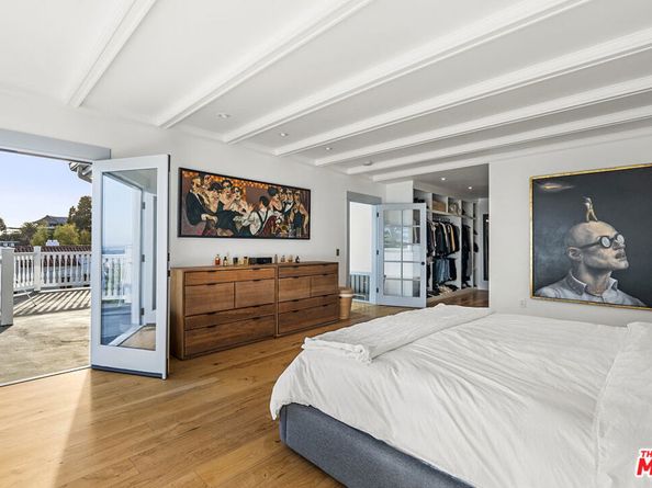 2002 Hillcrest Road, Los Angeles CA 90068