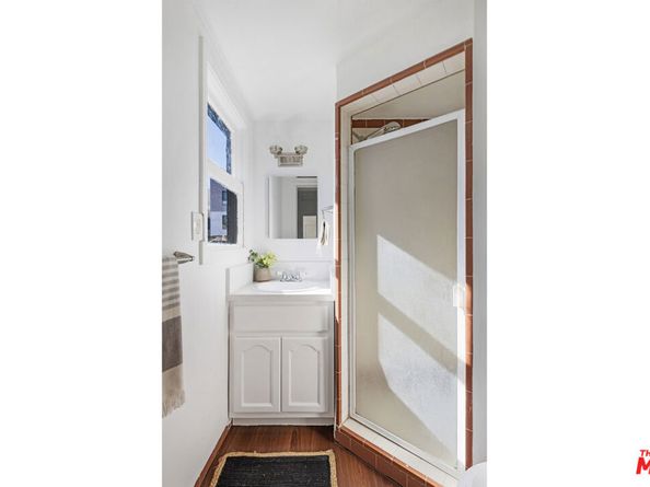 3907 Walton Avenue, Los Angeles CA 90037