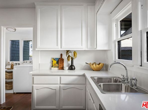 3907 Walton Avenue, Los Angeles CA 90037