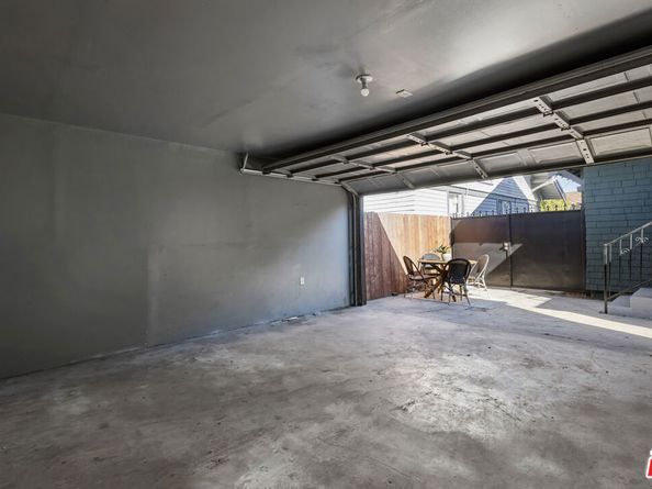 3907 Walton Avenue, Los Angeles CA 90037