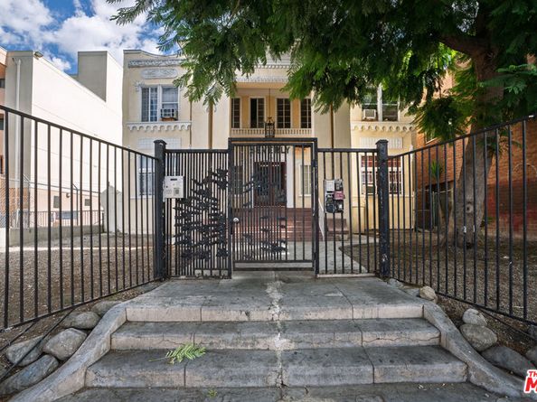 746 S Bonnie Brae Street, Los Angeles CA 90057