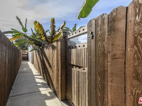 1824 10th Street, Santa Monica CA 90404