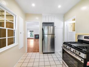 10435 Whipple Street, Toluca Lake CA 91602