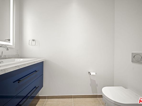 212 Bay Street 102, Santa Monica CA 90405