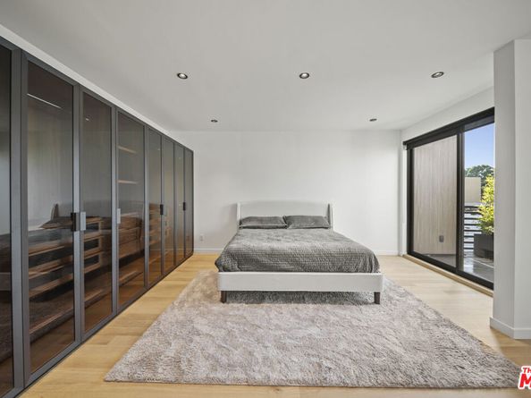 212 Bay Street 102, Santa Monica CA 90405