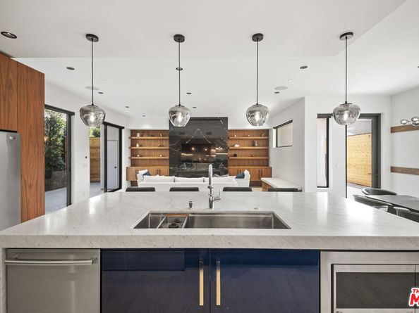 212 Bay Street 102, Santa Monica CA 90405