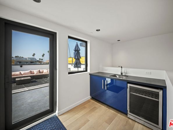 212 Bay Street 102, Santa Monica CA 90405