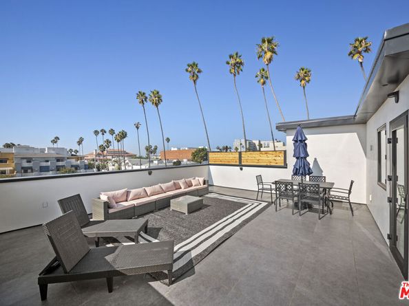 212 Bay Street 102, Santa Monica CA 90405