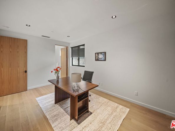 212 Bay Street 102, Santa Monica CA 90405