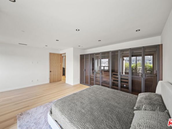 212 Bay Street 102, Santa Monica CA 90405