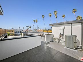 212 Bay Street 102, Santa Monica CA 90405