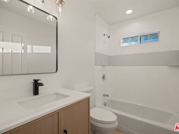 17011 Gledhill Street, Northridge CA 91325