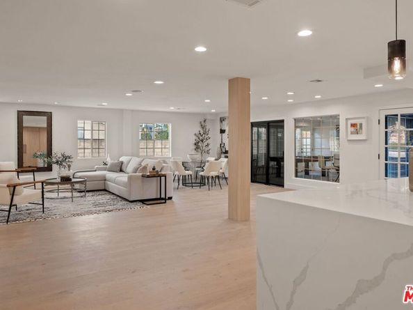 17011 Gledhill Street, Northridge CA 91325