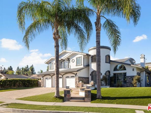 17011 Gledhill Street, Northridge CA 91325