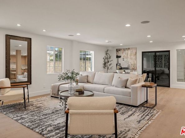 17011 Gledhill Street, Northridge CA 91325