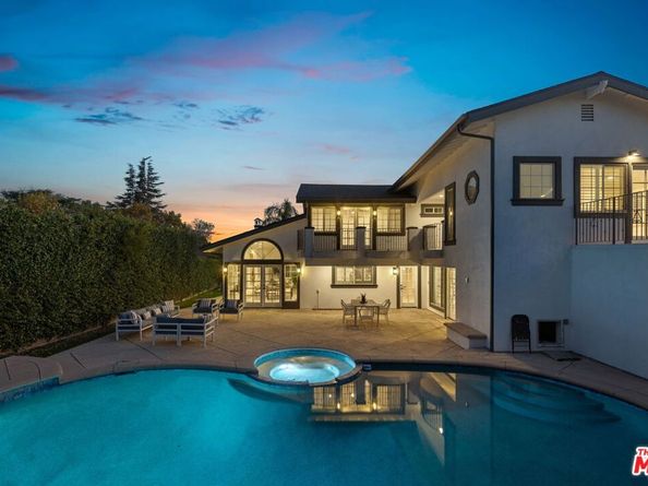 17011 Gledhill Street, Northridge CA 91325