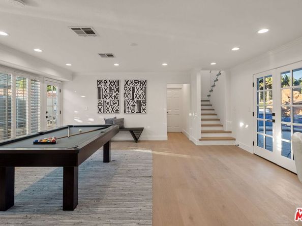 17011 Gledhill Street, Northridge CA 91325