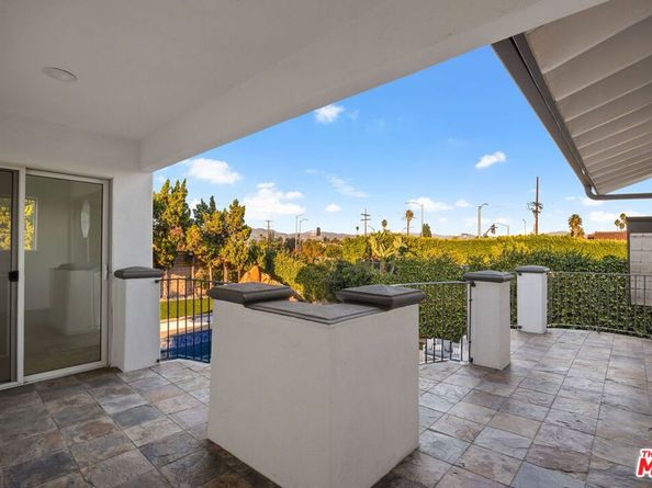 17011 Gledhill Street, Northridge CA 91325