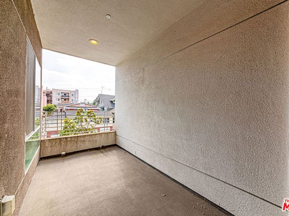 1101 S Harvard Boulevard 303, Los Angeles CA 90006