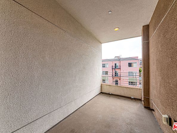 1101 S Harvard Boulevard 303, Los Angeles CA 90006