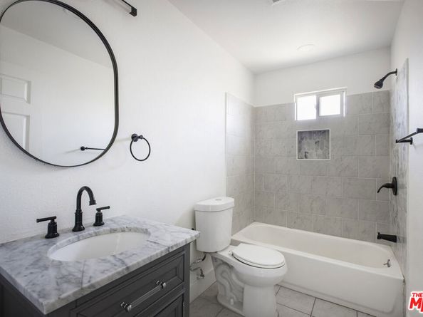 2074 W 29th Street, Los Angeles CA 90018