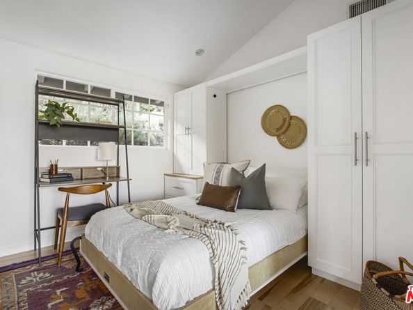 4862 Glenalbyn Drive, Los Angeles CA 90065