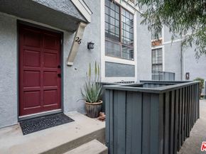 18100 Burbank Boulevard 26, Tarzana CA 91356