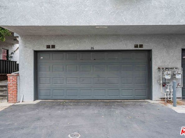 18100 Burbank Boulevard 26, Tarzana CA 91356