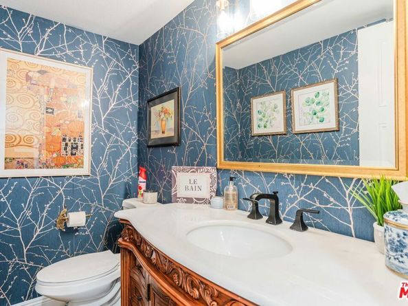 18100 Burbank Boulevard 26, Tarzana CA 91356