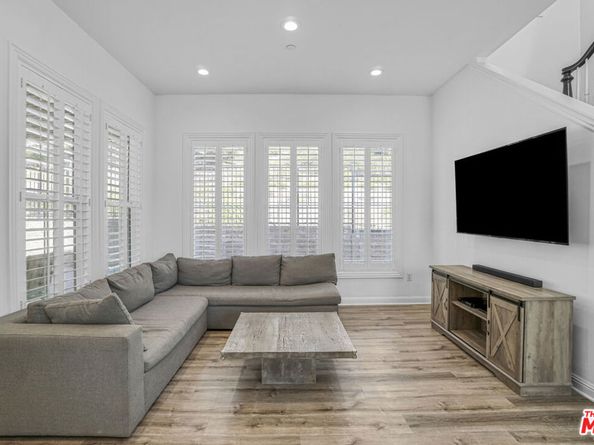 20629 W Chestnut Circle, Porter Ranch CA 91326