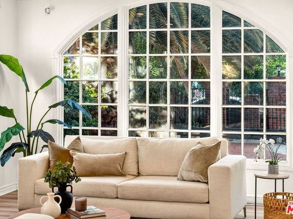 5514 Sylvia Avenue, Tarzana CA 91356