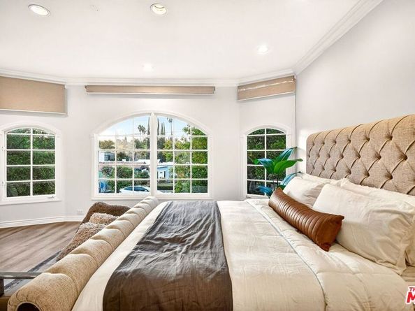 5514 Sylvia Avenue, Tarzana CA 91356