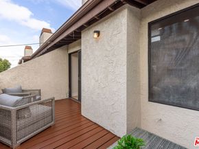 164 W 220th Street 10, Carson CA 90745