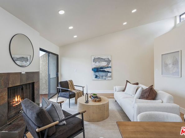 164 W 220th Street 10, Carson CA 90745