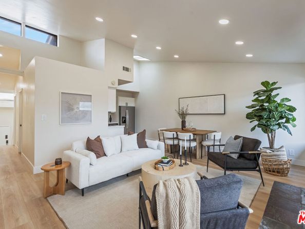 164 W 220th Street 10, Carson CA 90745