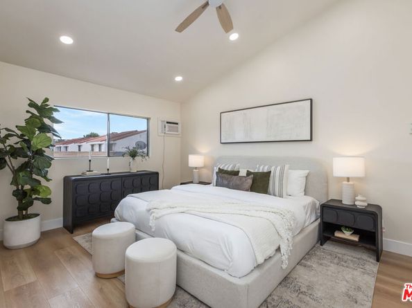 164 W 220th Street 10, Carson CA 90745