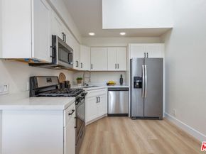 164 W 220th Street 10, Carson CA 90745